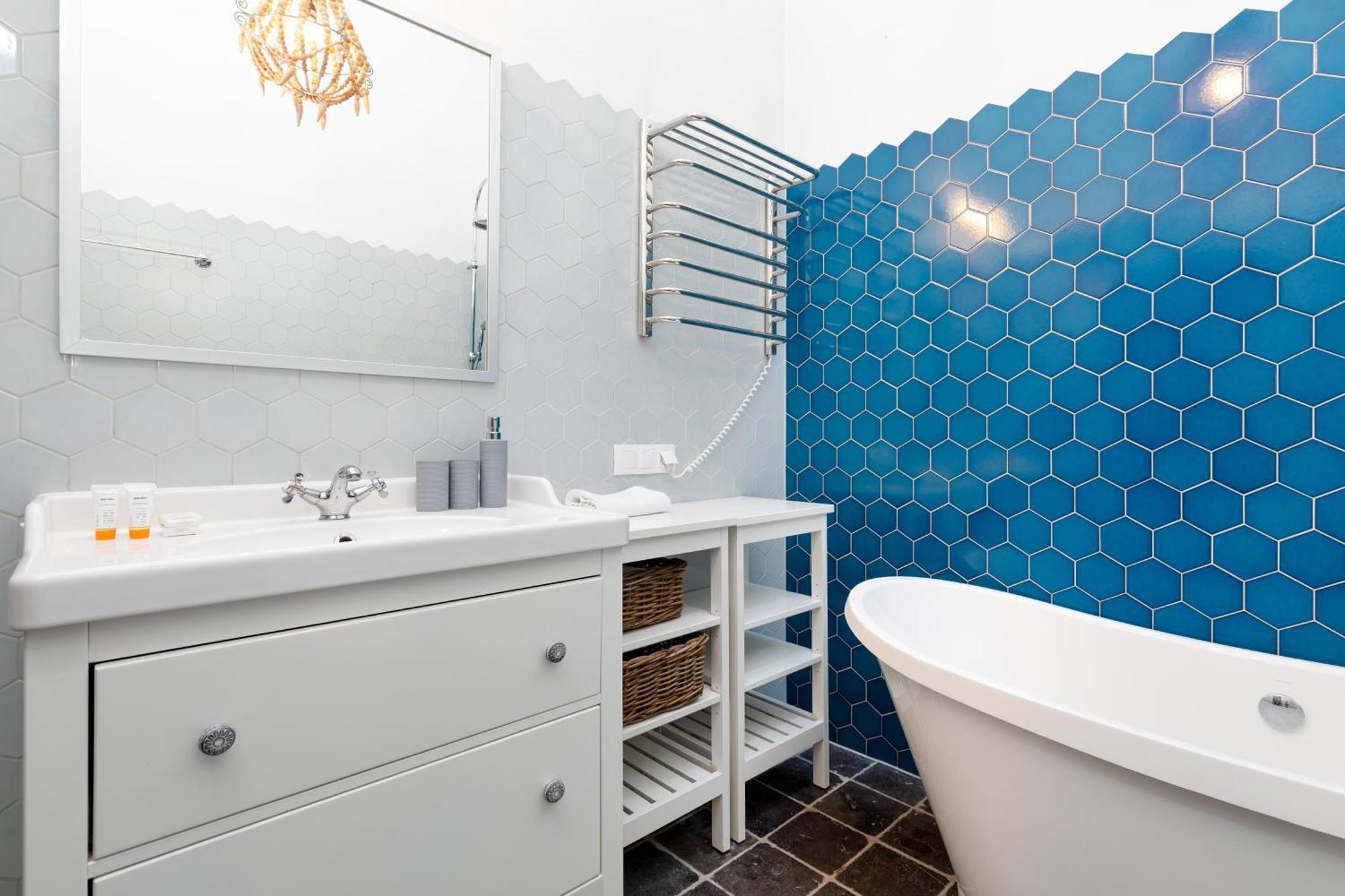 Quiet House Near The By Renters